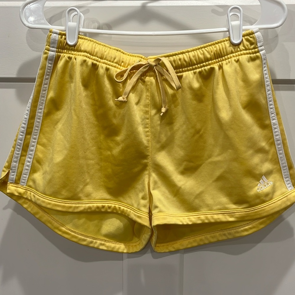 EUC Adidas shorts. 100% polyester according to tag.